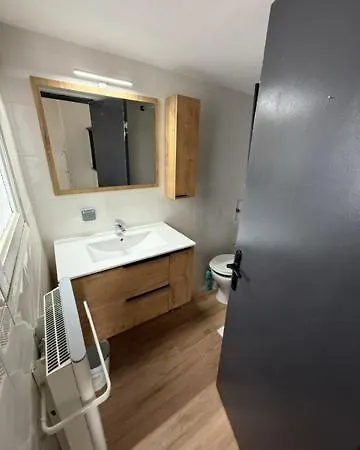 Centre-ville 5 Personnes, Climatise, 2 Appartement *